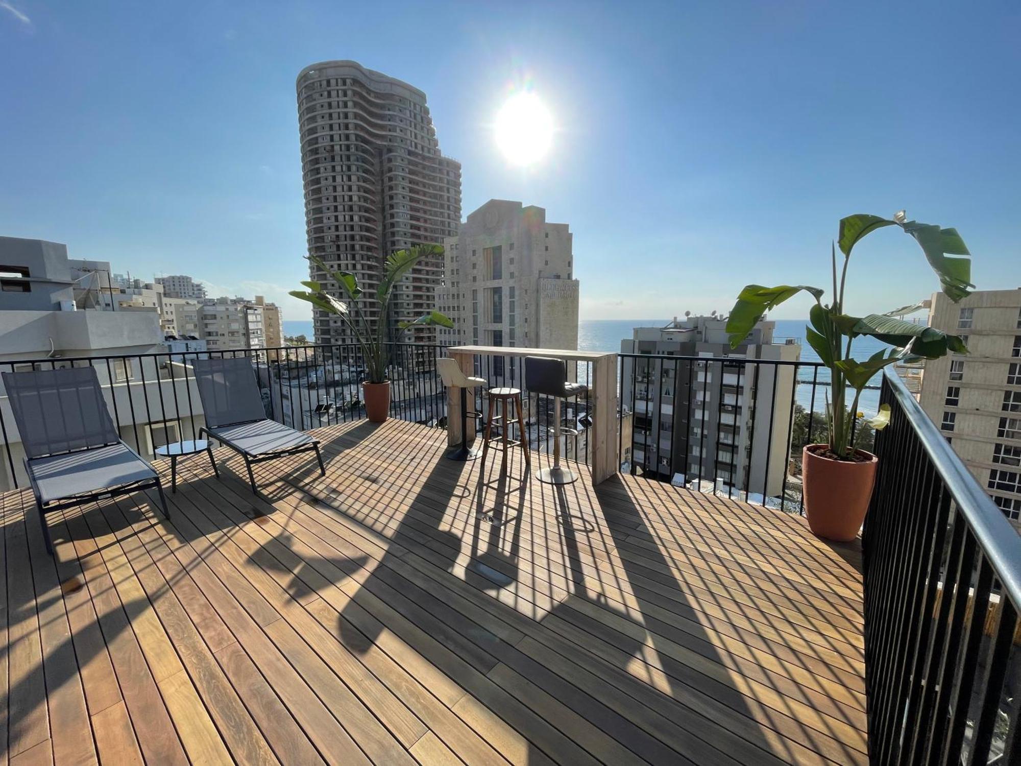 Roof Top 3 Floors ネタニア エクステリア 写真